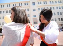 Məktəblərdə "Son zəng" çalındı (FOTOSESSİYA)