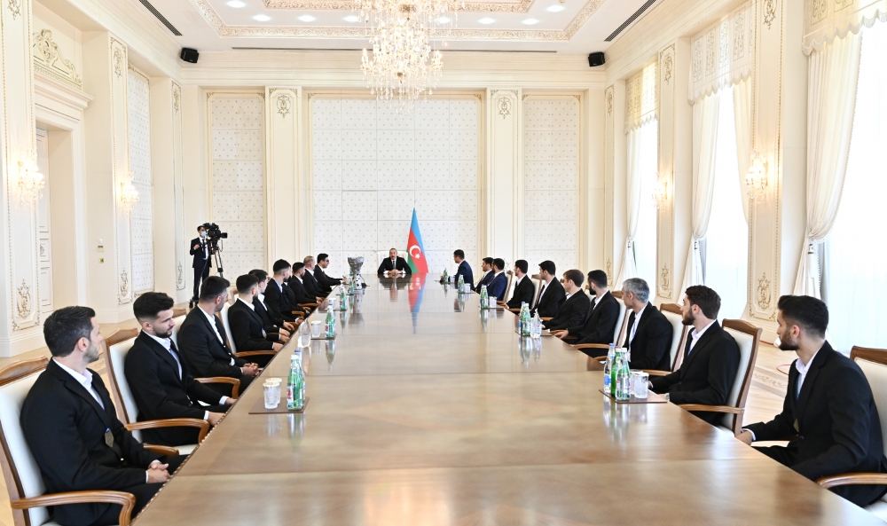 Prezident İlham Əliyev minifutbol üzrə Avropa çempionatının qalibi olan milli komandamızın üzvlərini qəbul edib (FOTO) (YENİLƏNİB-2)