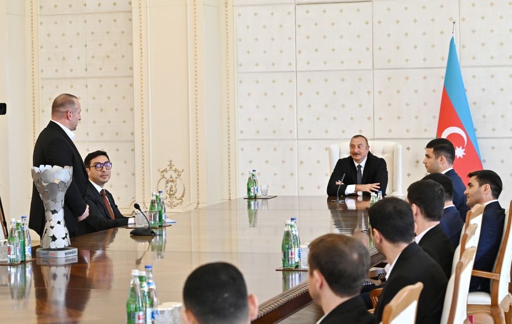 Prezident İlham Əliyev minifutbol üzrə Avropa çempionatının qalibi olan milli komandamızın üzvlərini qəbul edib (FOTO) (YENİLƏNİB-2)