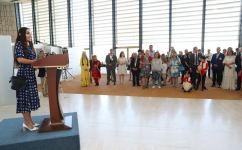 Heydər Əliyev Fondunun vitse-prezidenti Leyla Əliyeva Cenevrədə “Mənim dənizlərim, mənim okeanlarım” sərgisinin açılışında iştirak edib (FOTO)