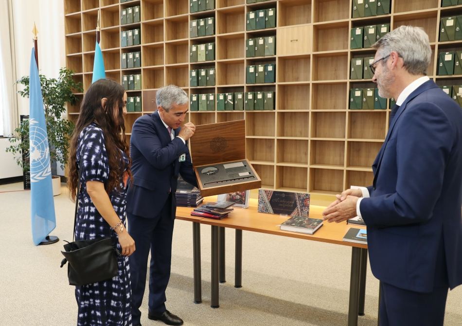 Heydər Əliyev Fondunun vitse-prezidenti Leyla Əliyeva Cenevrədə “Mənim dənizlərim, mənim okeanlarım” sərgisinin açılışında iştirak edib (FOTO)