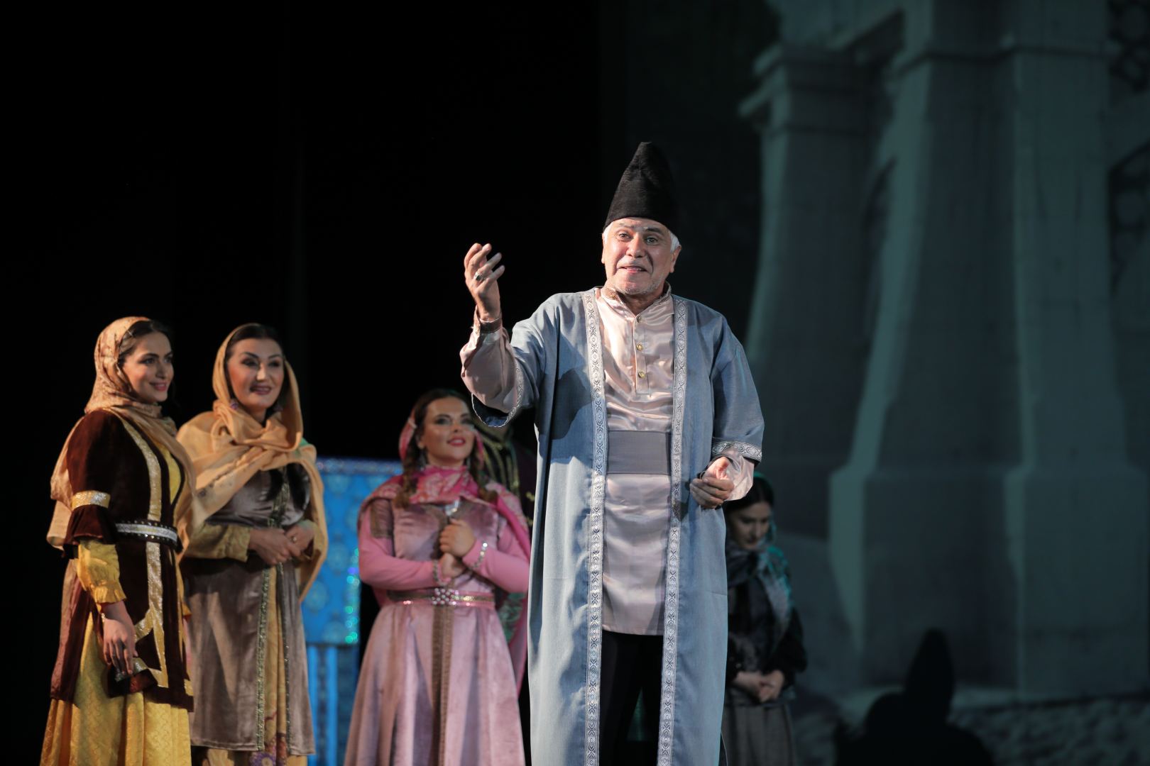 Bakı Bələdiyyə Teatrında “Xan qızı” tamaşasının premyerası olub (FOTO)
