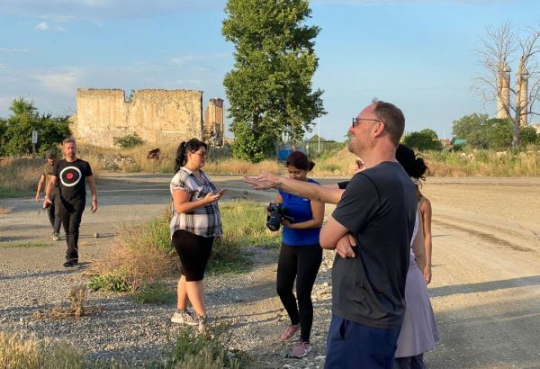 Dünya səyyahları işğaldan azad edilmiş Ağdam şəhərinə səfər ediblər (FOTO)