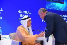 IX Qlobal Bakı Forumu çərçivəsində növbəti panel iclası keçirilib (FOTO)