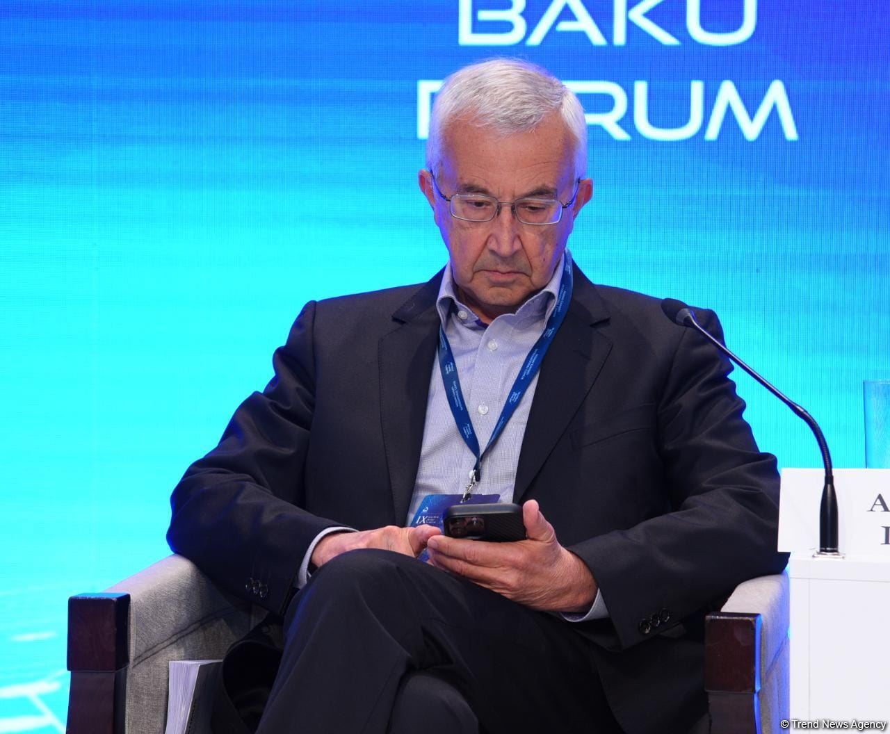 IX Qlobal Bakı Forumu çərçivəsində növbəti panel iclası keçirilib (FOTO)