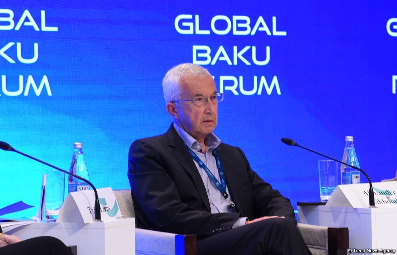 IX Qlobal Bakı Forumu çərçivəsində növbəti panel iclası keçirilib (FOTO)