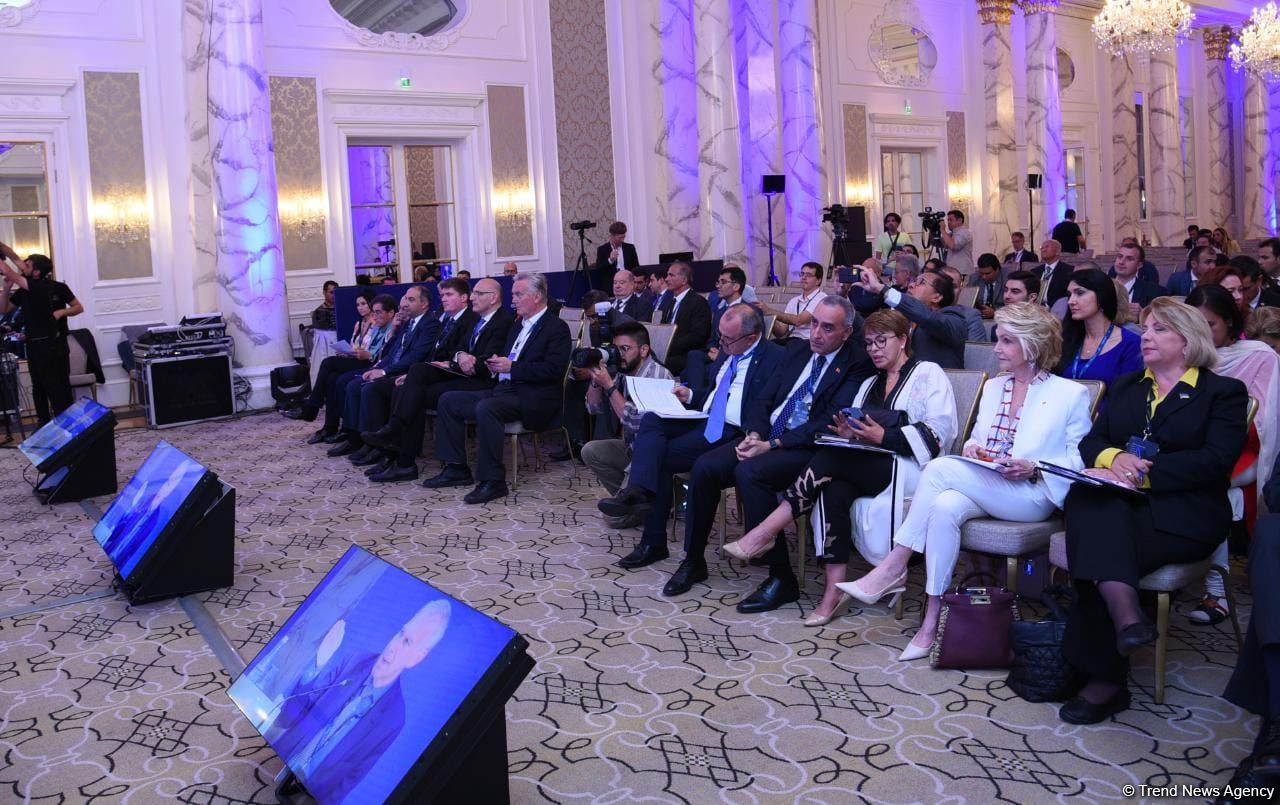 IX Qlobal Bakı Forumu çərçivəsində növbəti panel iclası keçirilib (FOTO)
