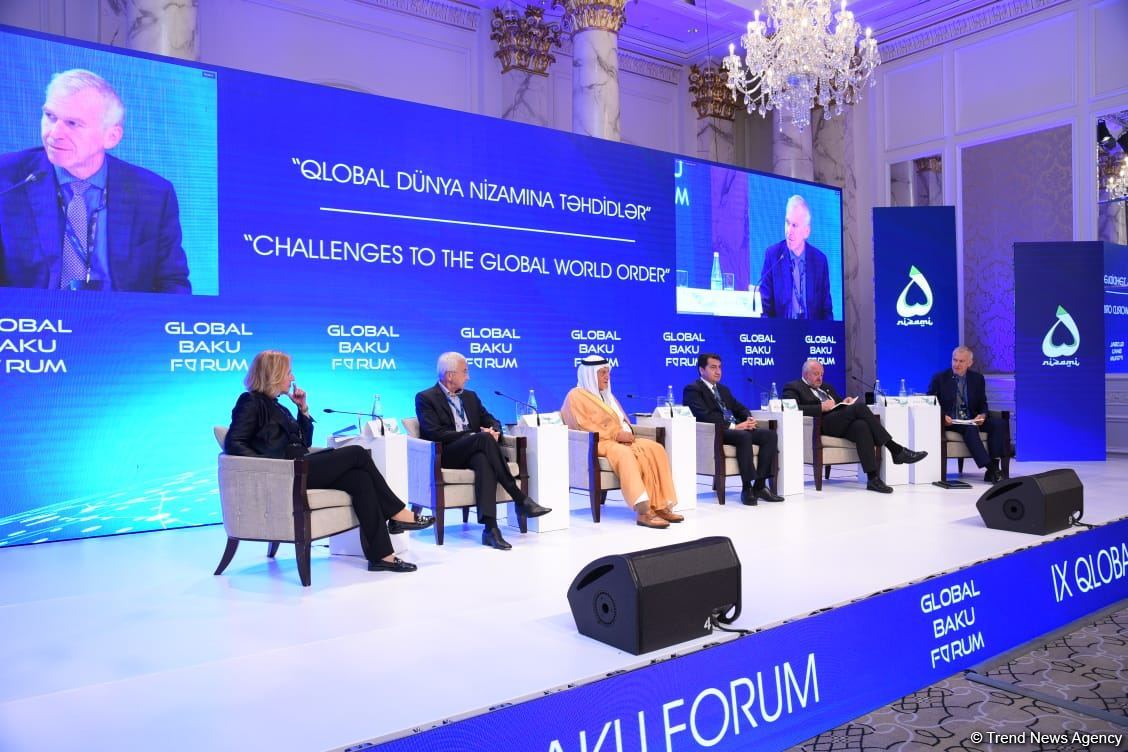 IX Qlobal Bakı Forumu çərçivəsində növbəti panel iclası keçirilib (FOTO)