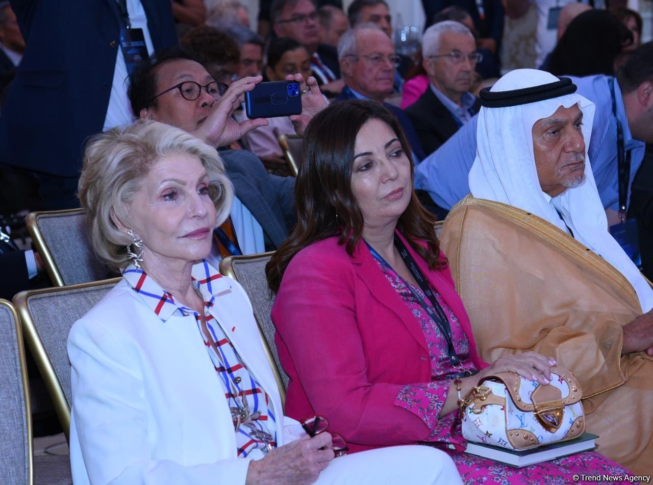 IX Qlobal Bakı Forumu çərçivəsində birinci panel iclası keçirilib (FOTO)