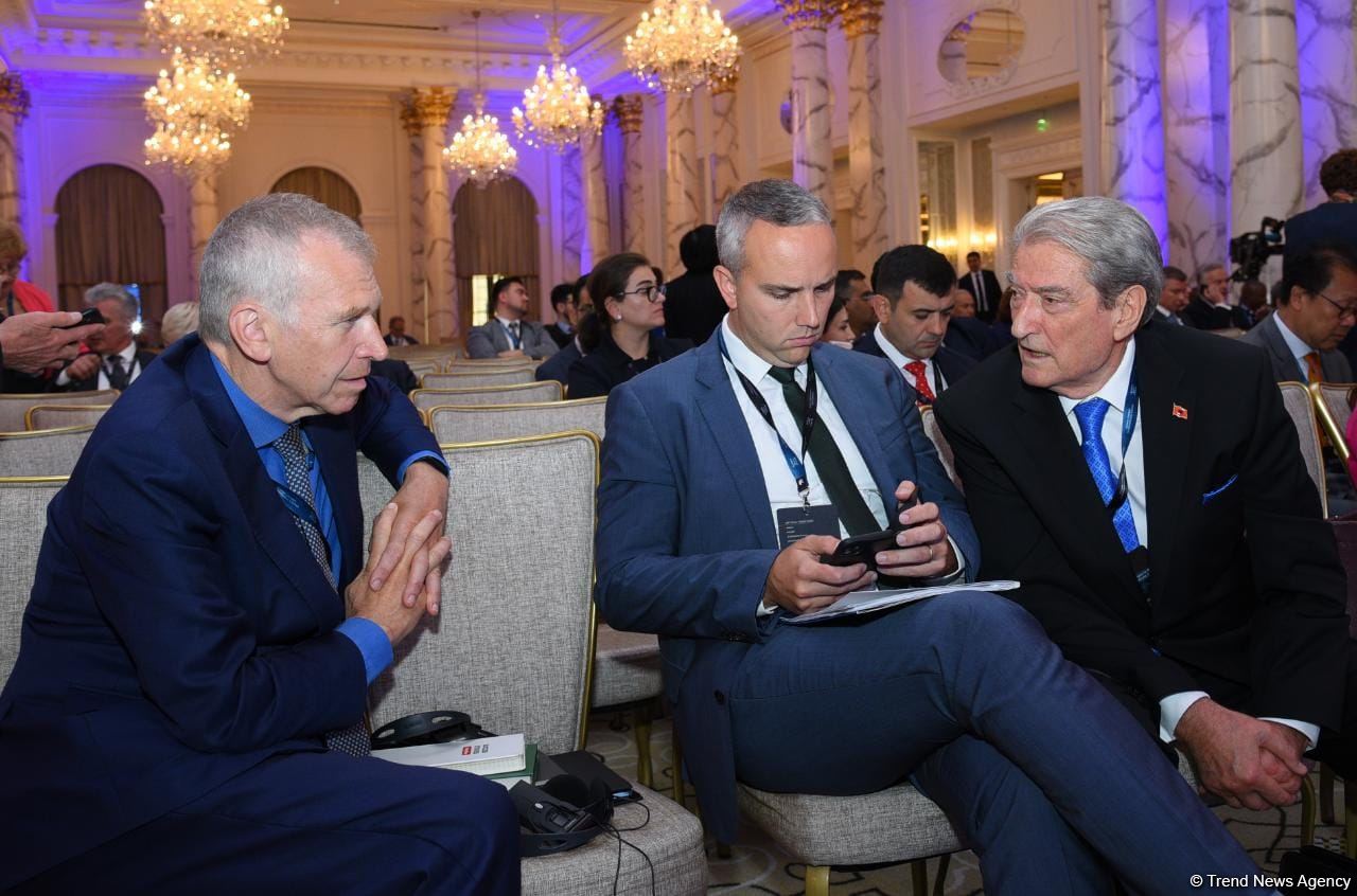 IX Qlobal Bakı Forumu çərçivəsində birinci panel iclası keçirilib (FOTO)