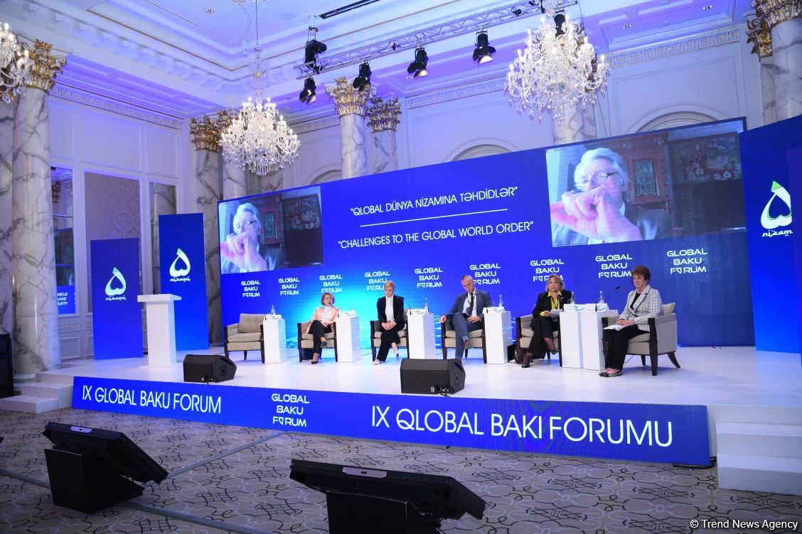 IX Qlobal Bakı Forumu çərçivəsində birinci panel iclası keçirilib (FOTO)