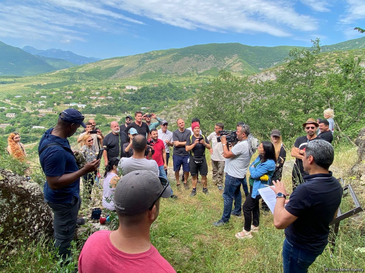 Xarici səyyahların azad olunmuş ərazilərə səfəri başlayıb (FOTO)