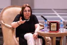 Rəssam Lətafət Məmmədova ilə görüş keçirilib (FOTO)