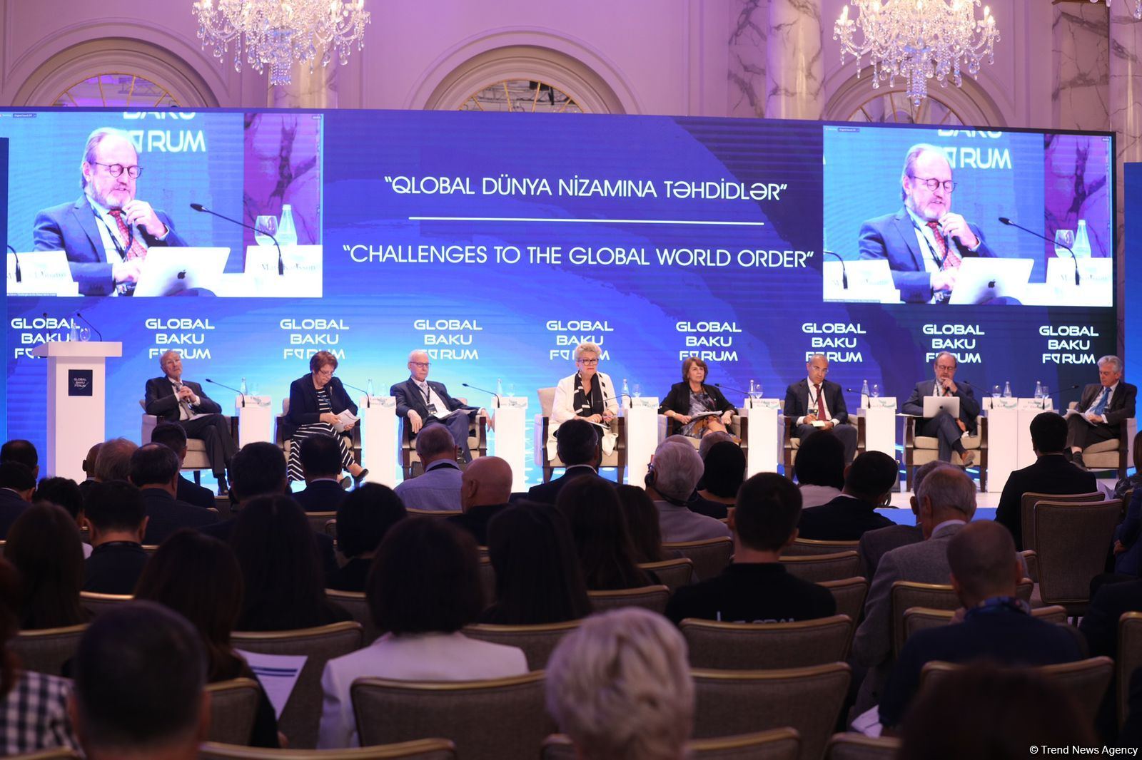 IX Qlobal Bakı Forumu çərçivəsində “Qloballaşma və artan bərabərsizlik”
mövzusunda panel iclası keçirilib (FOTO)