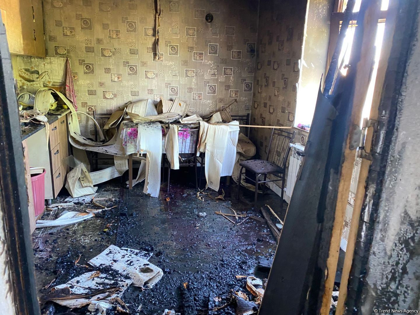 Bərdədə şəhid ailəsinin evi yanıb (FOTO)