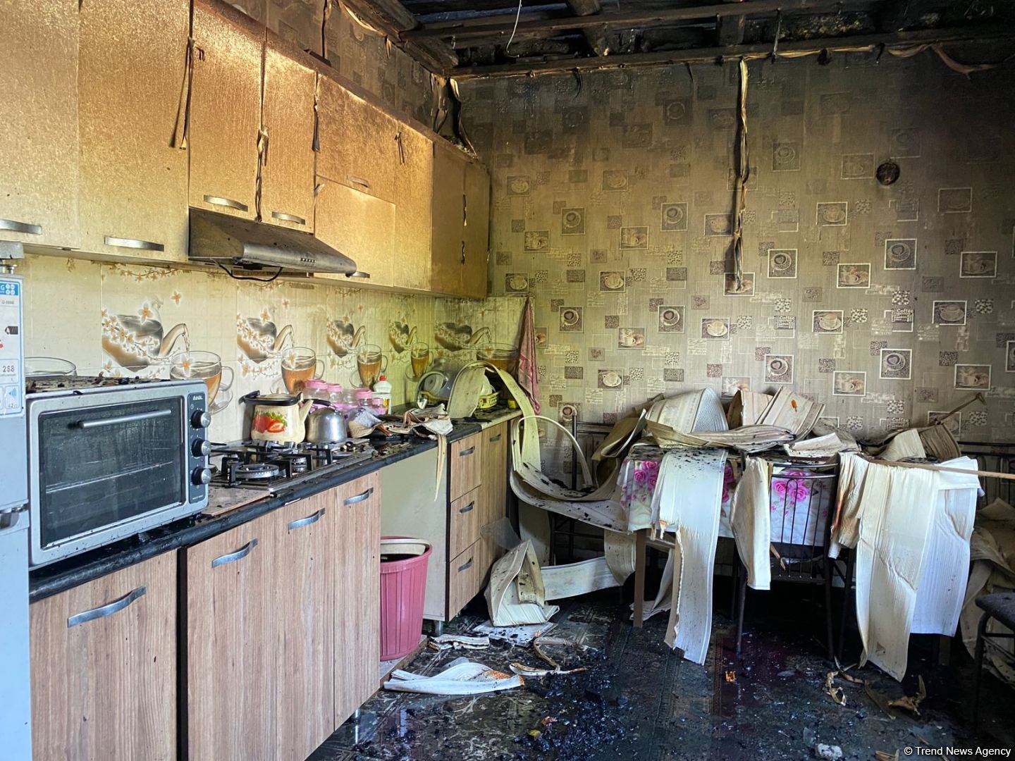 Bərdədə şəhid ailəsinin evi yanıb (FOTO)