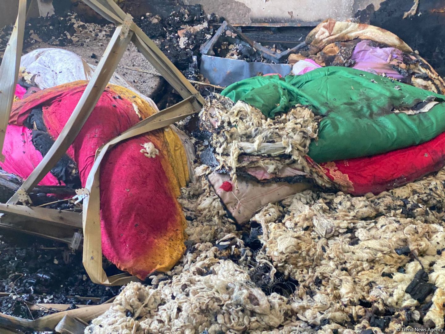 Bərdədə şəhid ailəsinin evi yanıb (FOTO)