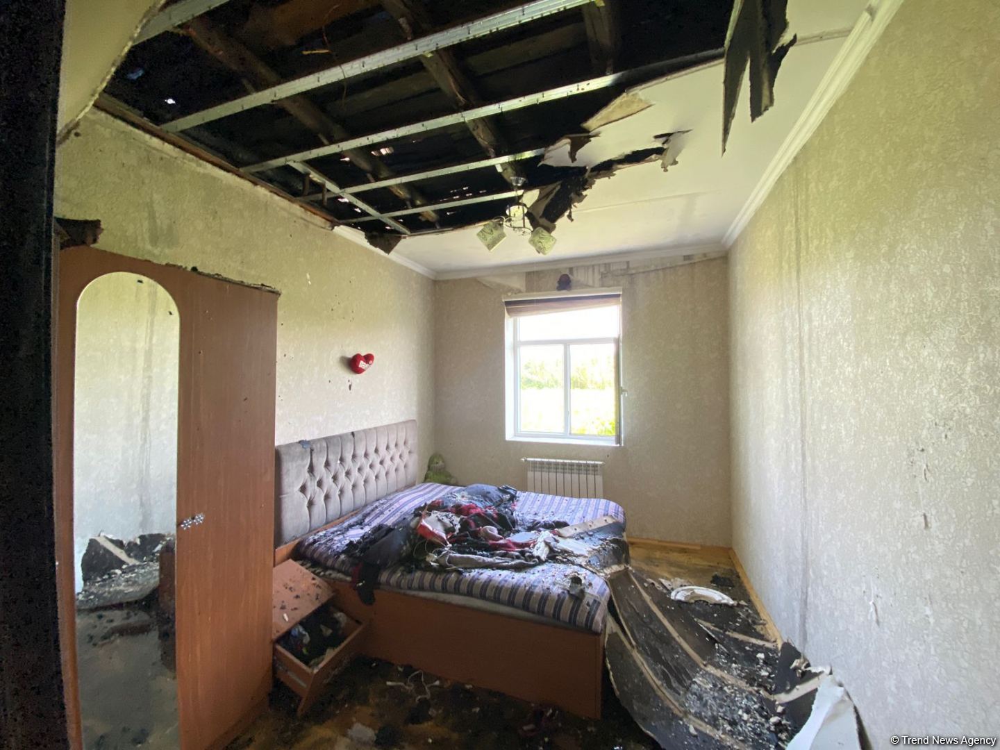 Bərdədə şəhid ailəsinin evi yanıb (FOTO)