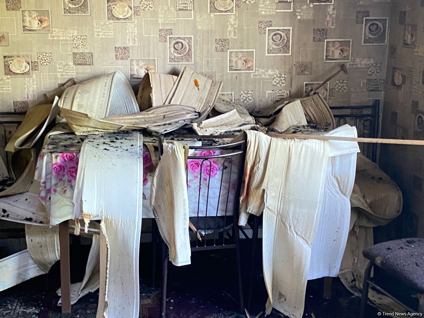 Bərdədə şəhid ailəsinin evi yanıb (FOTO)