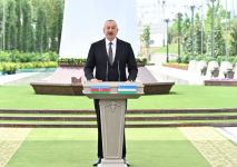 Prezident İlham Əliyev və Özbəkistan Prezidenti Şavkat Mirziyoyev Daşkənddə Heydər Əliyev Meydanının açılış mərasimində iştirak ediblər (FOTO/VİDEO) (YENİLƏNİB 3)