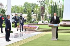 Prezident İlham Əliyev və Özbəkistan Prezidenti Şavkat Mirziyoyev Daşkənddə Heydər Əliyev Meydanının açılış mərasimində iştirak ediblər (FOTO/VİDEO) (YENİLƏNİB 3)