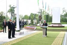 Prezident İlham Əliyev və Özbəkistan Prezidenti Şavkat Mirziyoyev Daşkənddə Heydər Əliyev Meydanının açılış mərasimində iştirak ediblər (FOTO/VİDEO) (YENİLƏNİB 3)