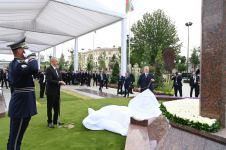 Prezident İlham Əliyev və Özbəkistan Prezidenti Şavkat Mirziyoyev Daşkənddə Heydər Əliyev Meydanının açılış mərasimində iştirak ediblər (FOTO/VİDEO) (YENİLƏNİB 3)