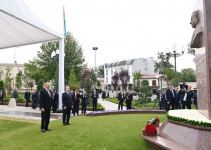 Prezident İlham Əliyev və Özbəkistan Prezidenti Şavkat Mirziyoyev Daşkənddə Heydər Əliyev Meydanının açılış mərasimində iştirak ediblər (FOTO/VİDEO) (YENİLƏNİB 3)