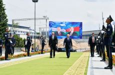 Prezident İlham Əliyev və Özbəkistan Prezidenti Şavkat Mirziyoyev Daşkənddə Heydər Əliyev Meydanının açılış mərasimində iştirak ediblər (FOTO/VİDEO) (YENİLƏNİB 3)
