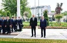 Prezident İlham Əliyev və Özbəkistan Prezidenti Şavkat Mirziyoyev Daşkənddə Heydər Əliyev Meydanının açılış mərasimində iştirak ediblər (FOTO/VİDEO) (YENİLƏNİB 3)