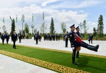 Prezident İlham Əliyev Daşkənddə Müstəqillik abidəsini ziyarət edib (FOTO/VİDEO) (YENİLƏNİB)