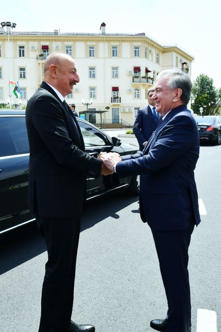 Prezident İlham Əliyev və Özbəkistan Prezidenti Şavkat Mirziyoyev Daşkənddə Heydər Əliyev Meydanının açılış mərasimində iştirak ediblər (FOTO/VİDEO) (YENİLƏNİB 3)
