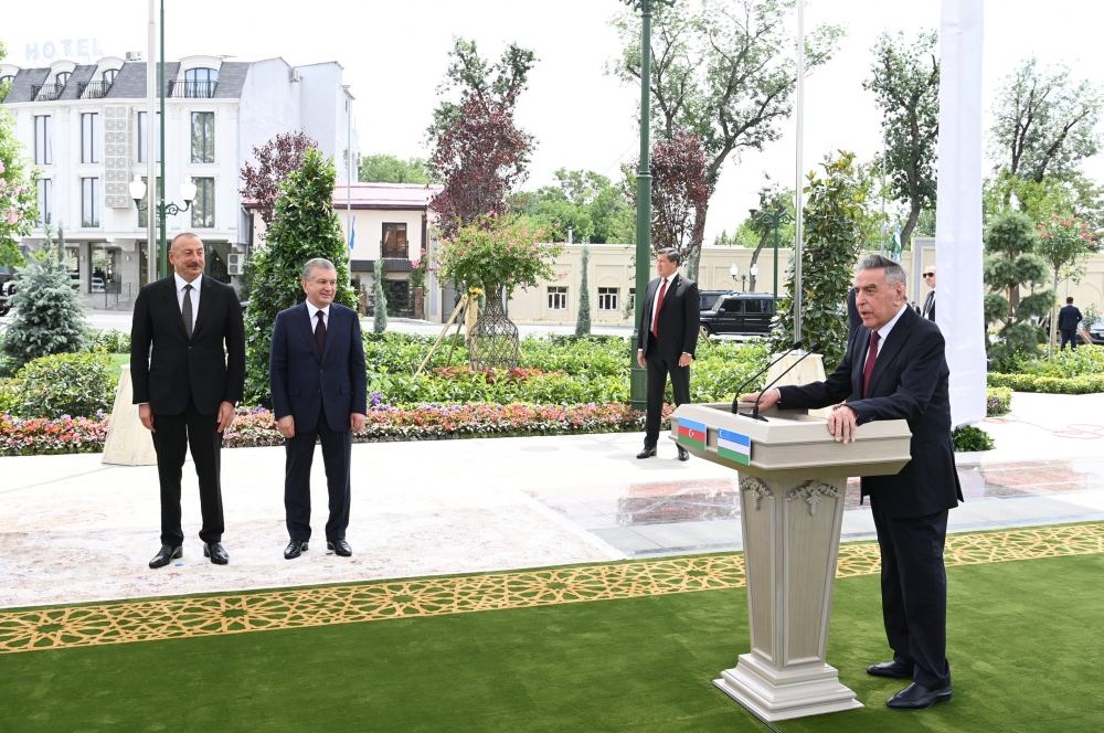 Prezident İlham Əliyev və Özbəkistan Prezidenti Şavkat Mirziyoyev Daşkənddə Heydər Əliyev Meydanının açılış mərasimində iştirak ediblər (FOTO/VİDEO) (YENİLƏNİB 3)