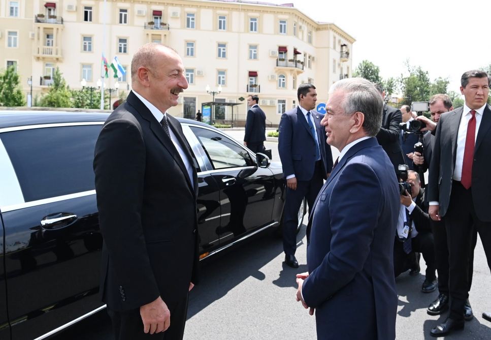 Prezident İlham Əliyev və Özbəkistan Prezidenti Şavkat Mirziyoyev Daşkənddə Heydər Əliyev Meydanının açılış mərasimində iştirak ediblər (FOTO/VİDEO) (YENİLƏNİB 3)