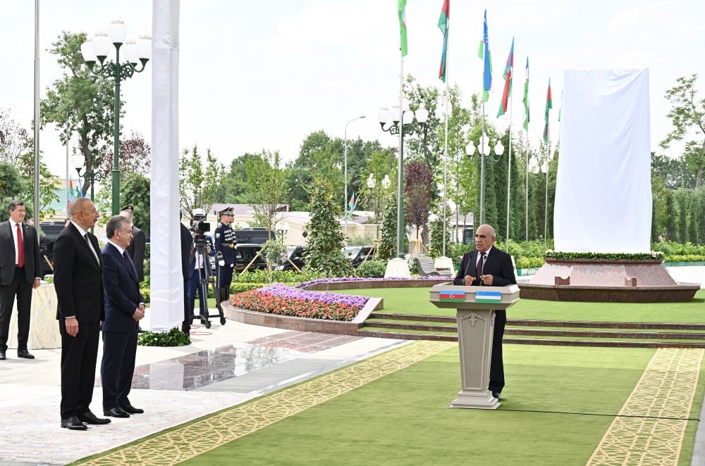 Prezident İlham Əliyev və Özbəkistan Prezidenti Şavkat Mirziyoyev Daşkənddə Heydər Əliyev Meydanının açılış mərasimində iştirak ediblər (FOTO/VİDEO) (YENİLƏNİB 3)