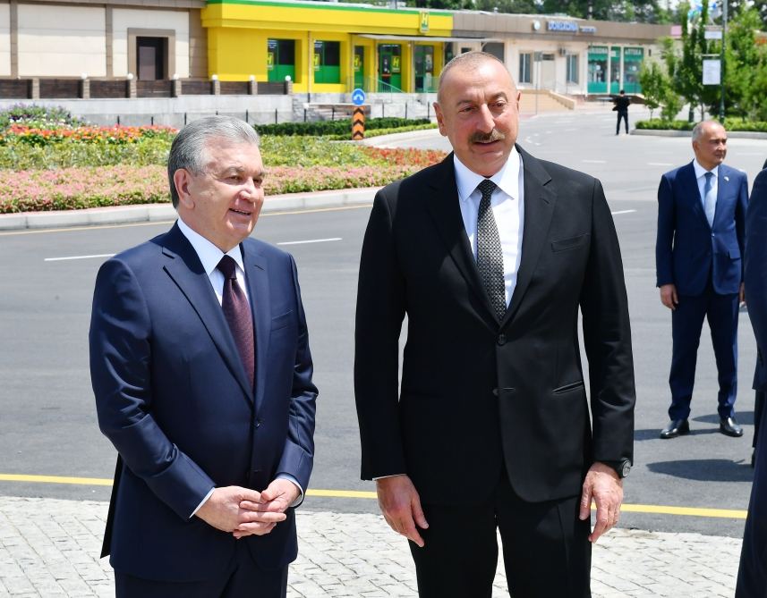 Prezident İlham Əliyev və Özbəkistan Prezidenti Şavkat Mirziyoyev Daşkənddə Heydər Əliyev Meydanının açılış mərasimində iştirak ediblər (FOTO/VİDEO) (YENİLƏNİB 3)