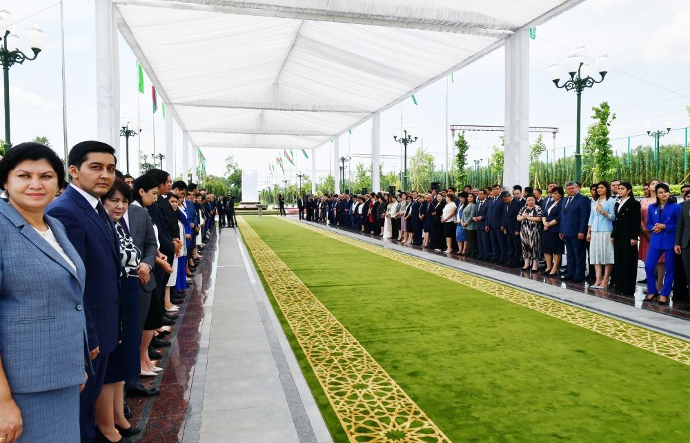 Prezident İlham Əliyev və Özbəkistan Prezidenti Şavkat Mirziyoyev Daşkənddə Heydər Əliyev Meydanının açılış mərasimində iştirak ediblər (FOTO/VİDEO) (YENİLƏNİB 3)
