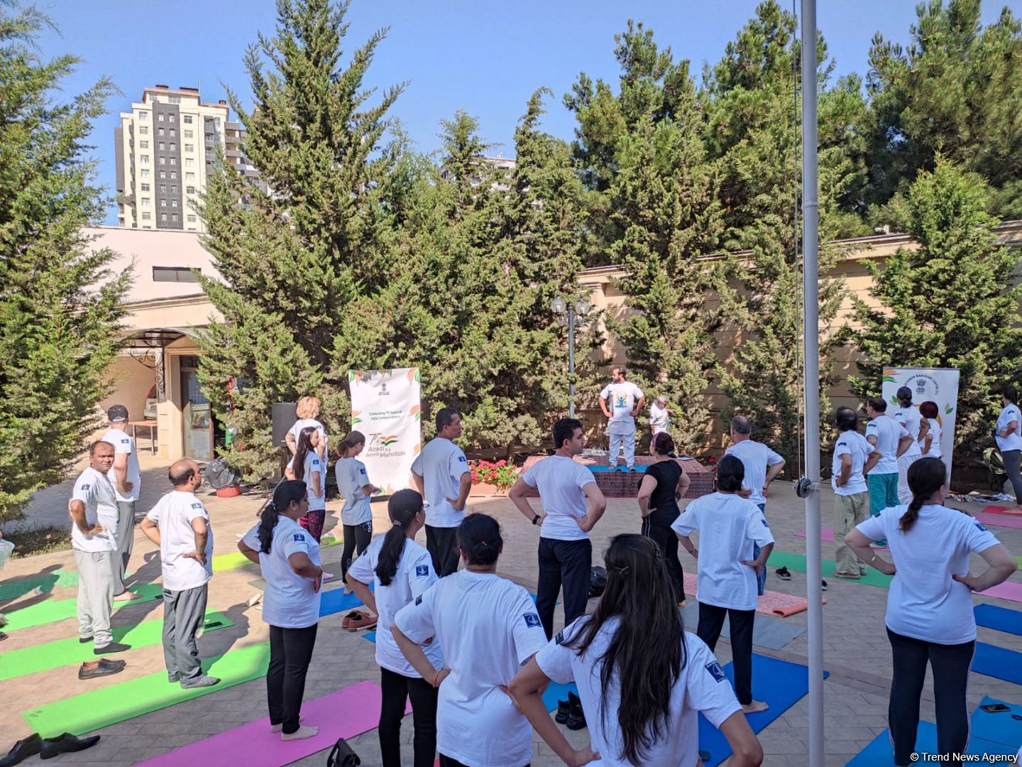 Hindistanın Azərbaycandakı səfirliyində Beynəlxalq Yoqa Günü çərçivəsində tədbir keçirilib (FOTO)