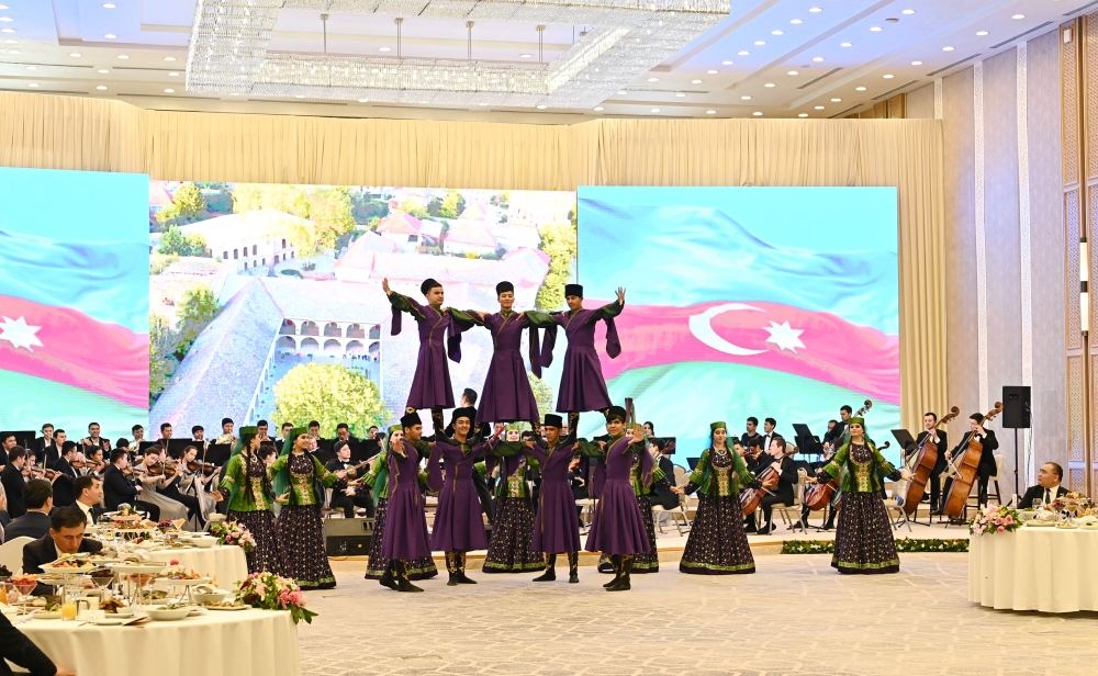 Özbəkistan Prezidenti Şavkat Mirziyoyev tərəfindən Azərbaycan Prezidenti İlham Əliyevin şərəfinə qəbul təşkil edilib (FOTO/VİDEO) (YENİLƏNİB)