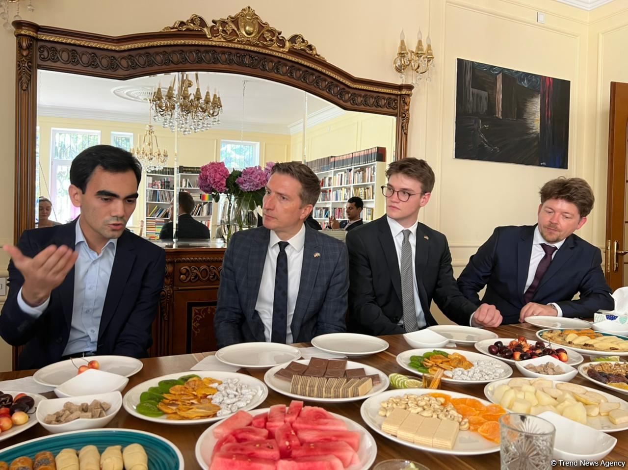 Bakıda Azərbaycan və Ermənistan gənclərinin Strasburqdakı görüşünün yekunları ilə bağlı müzakirələr keçirilib (FOTO)