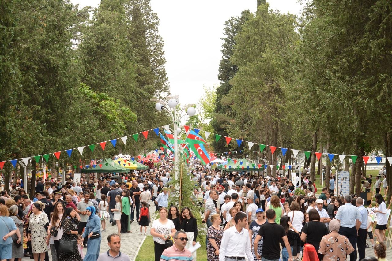 Azərbaycanda ilk dəfə “Albalı və gilas” festivalı keçirilib (FOTO)