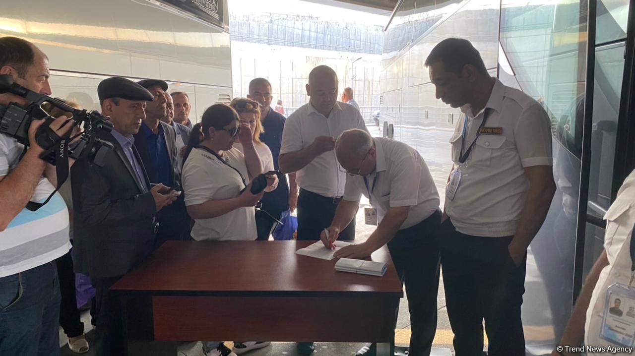 Bakı-Füzuli-Bakı reysi üzrə birinci avtobus yola düşüb (FOTO)