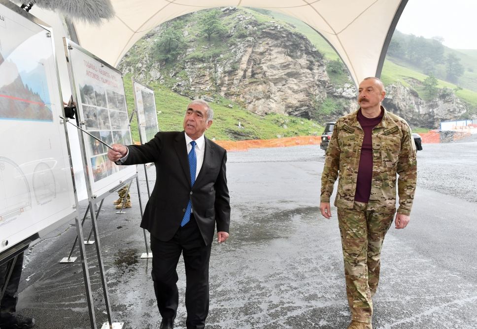 Prezident İlham Əliyev Göygöl rayonunda inşa edilən iki tunelin tikintisi ilə tanış olub (YENİLƏNİB) (FOTO/VİDEO)
