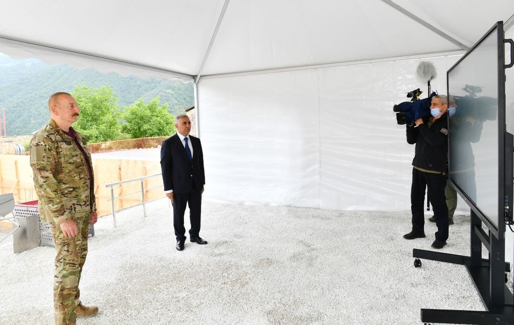 Prezident İlham Əliyev Kəlbəcər Rəqəmsal İdarəetmə Mərkəzinin təməlini qoyub (YENİLƏNİB) (FOTO/VİDEO)