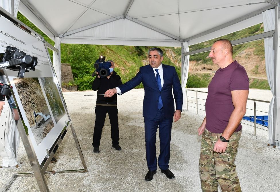 Prezident İlham Əliyev Kəlbəcərdə “İstisu” mineral su zavodunun təməlini qoyub (YENİLƏNİB) (FOTO/VİDEO)