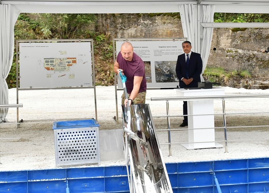 Prezident İlham Əliyev Kəlbəcərdə “İstisu” mineral su zavodunun təməlini qoyub (YENİLƏNİB) (FOTO/VİDEO)
