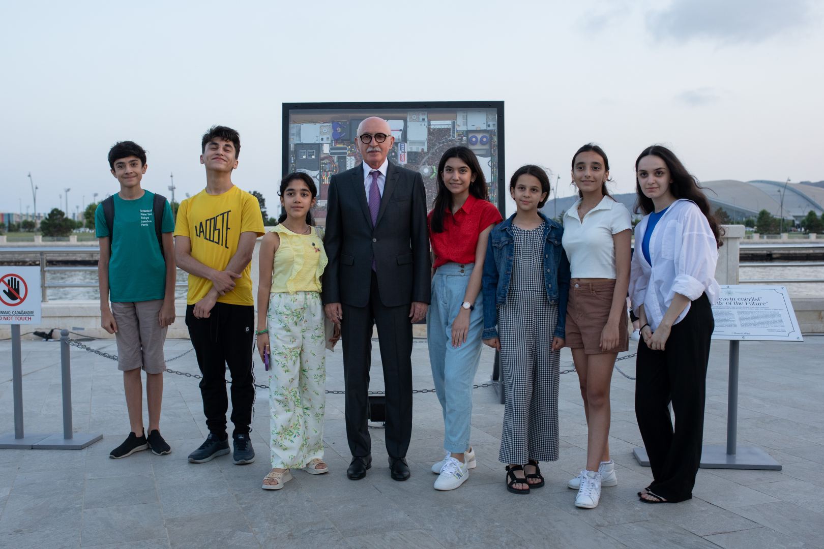 Bakıda NARGIS nəşriyyat evinin “Planet Calling” adlı ekoloji sərgisinin açılışı olub (VİDEO, FOTO)