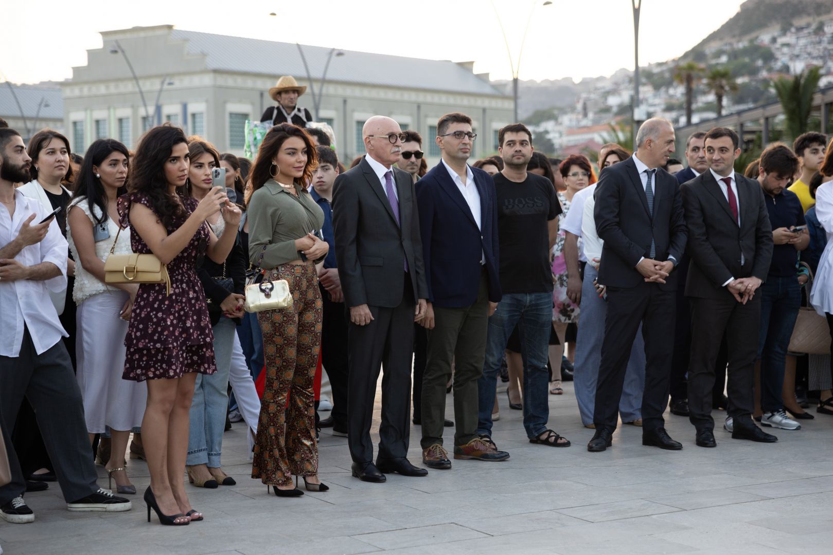 Bakıda NARGIS nəşriyyat evinin “Planet Calling” adlı ekoloji sərgisinin açılışı olub (VİDEO, FOTO)