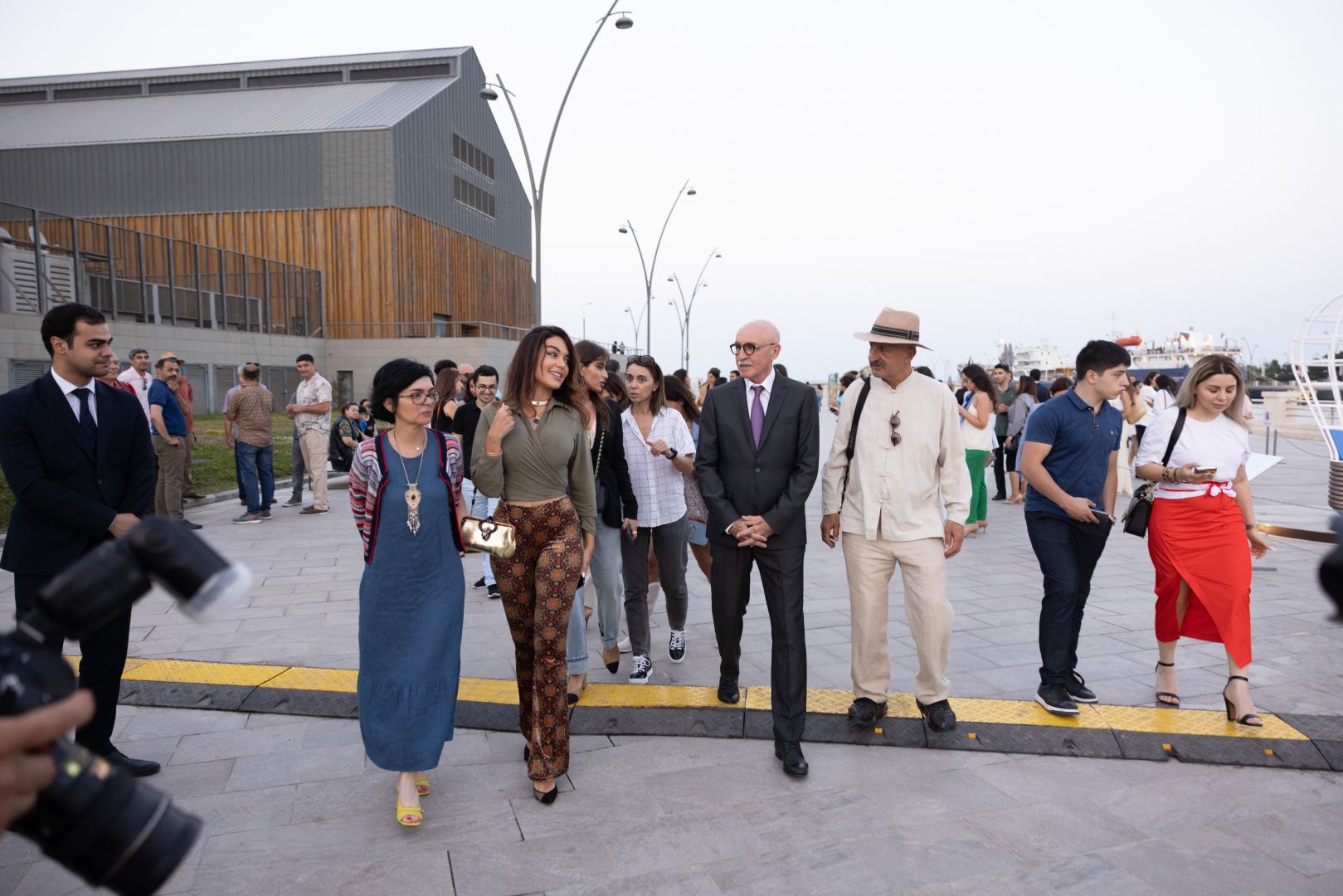 Bakıda NARGIS nəşriyyat evinin “Planet Calling” adlı ekoloji sərgisinin açılışı olub (VİDEO, FOTO)