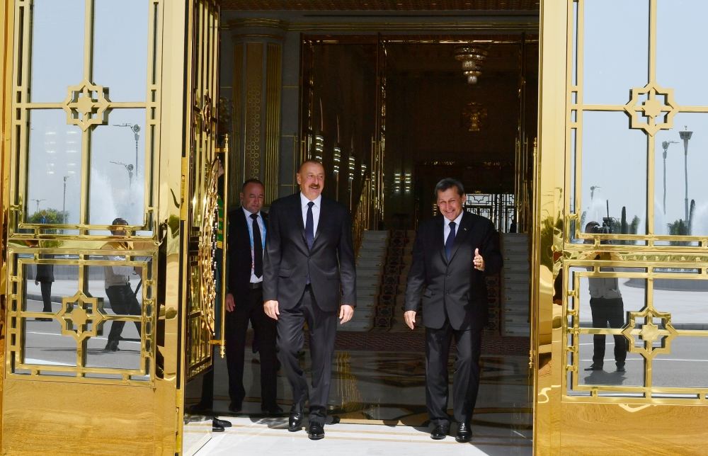 Prezident İlham Əliyev Türkmənistana səfərə gəlib (FOTO/VİDEO)